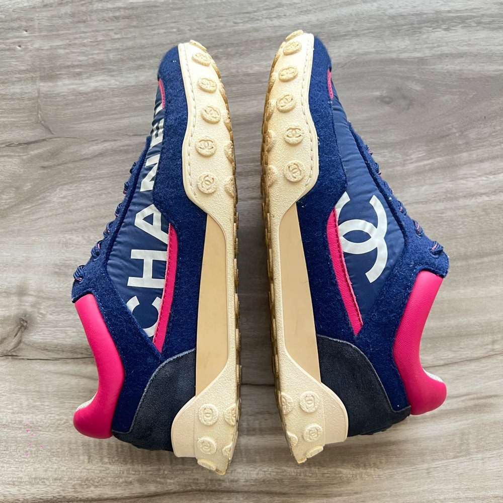 CHANEL 18k Interlocking CC Sneaker Size 6.5 Women’s (EU 37) - Picture 2 of 9
